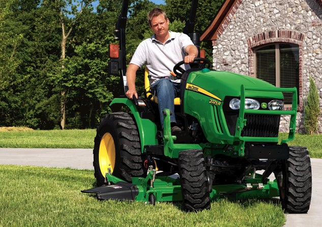 2014 John Deere 2025R Mowing