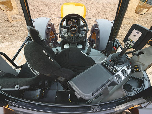 2016 JCB 4220 Fastrac Cockpit