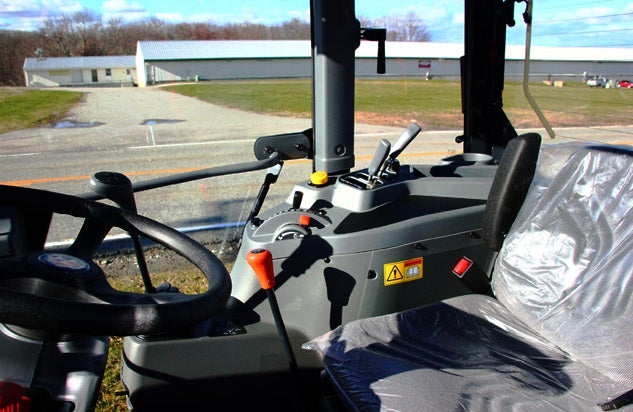 2016 Masseyy Ferguson 4610M Cockpit