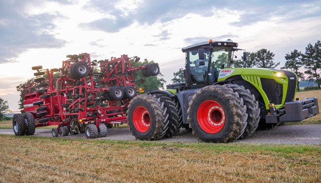 Claas XERION Towing