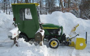 John Deere 2210 with 47-inch Snowblower Right Side