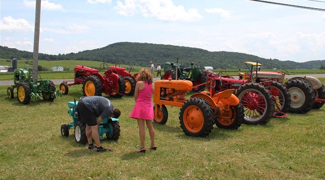 Vintage Tractors at Quaker Acres West Show