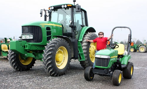 2011 John Deere 2305 4WD Compact Tractor 