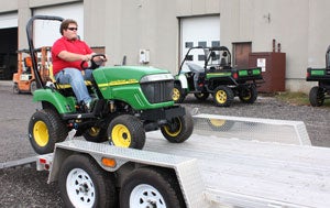 2011 John Deere 2305 4WD Compact Tractor 