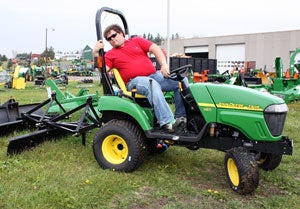 2011 John Deere 2305 4WD Compact Tractor 