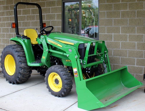 2012 John Deere 3038E Front Right