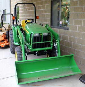 2012 John Deere 3038E Front