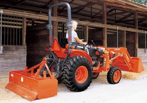 Kubota B3030 HSD with Box Blade