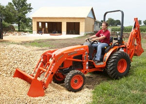 Kubota B3200HSD Loading Gravel