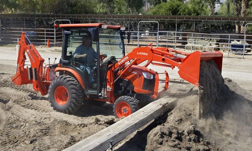 2013 Kubota B2650 Cab Loader