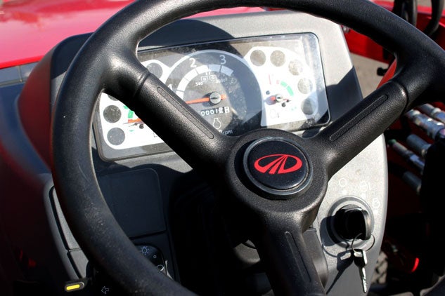 2014 Mahindra Max 25 Gauges