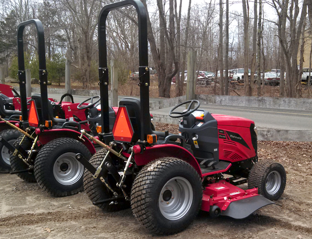 2014 Mahindra eMAX 25 HST Rear