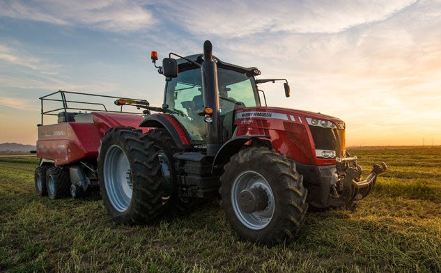 2015 Massey Ferguson 8730 Right Side