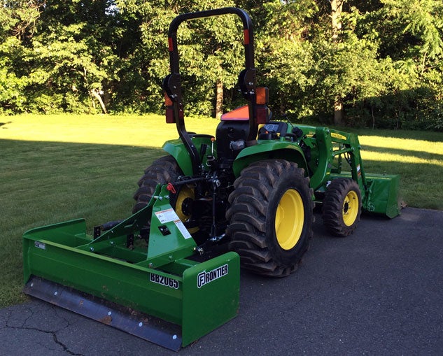 John Deere 3038E Box Blade