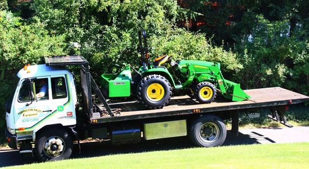 2015 John Deere 3038E Flatbed