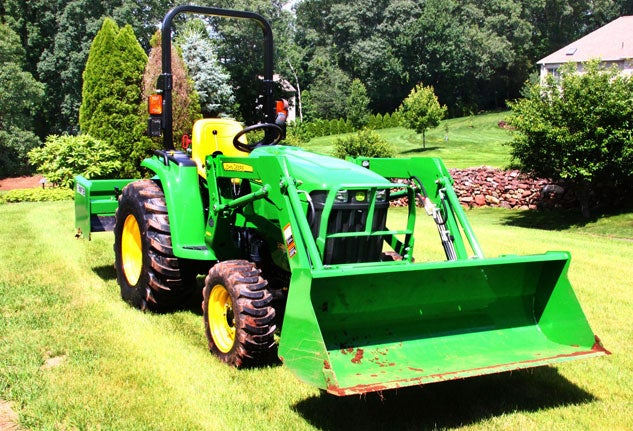 2015 John Deere 3038E Front