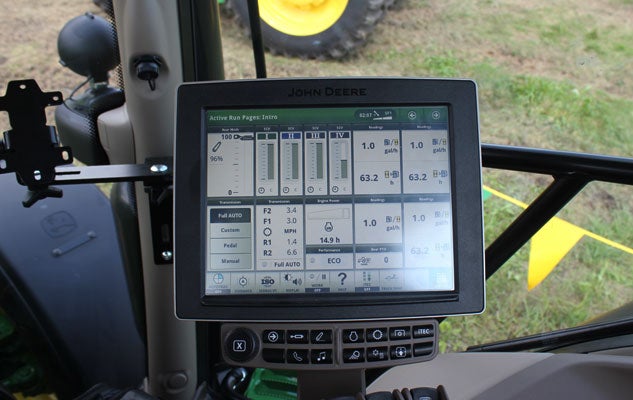 2015 John Deere 6195R Display