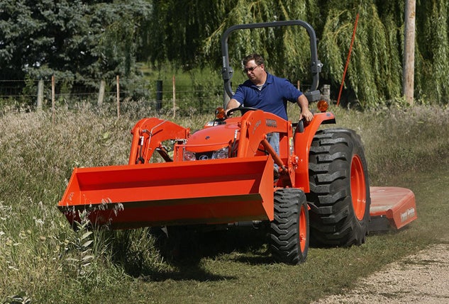 2015 Kubota L4600 HST Front