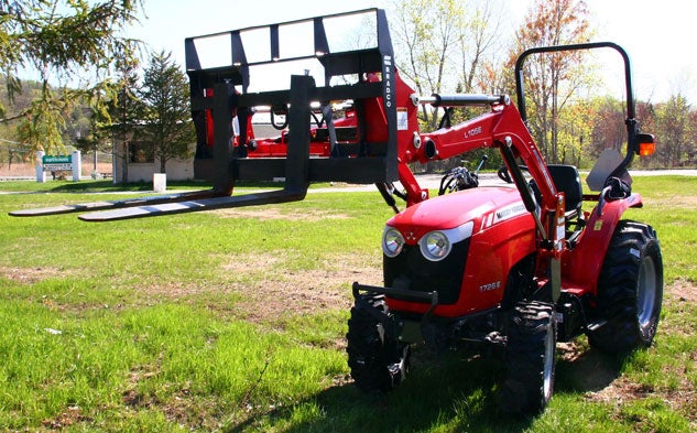 Massey Ferguson 1726E Loader