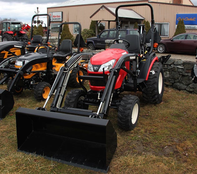 2015 Yanmar 424 TLB Front