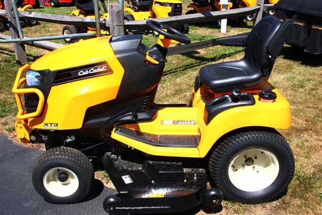 2016 Cub Cadet Enduro Series XT3 Profile