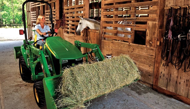 2016 John Deere 1023E Loader