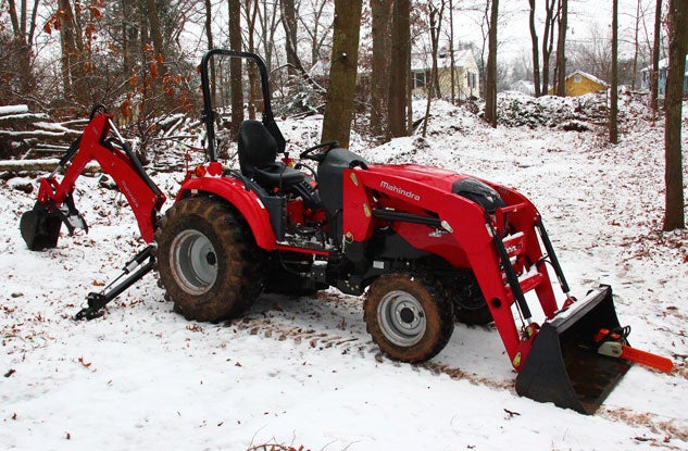 2016 Mahindra 1538 TLB Right