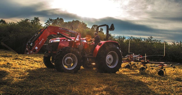 Massey Ferguson 4700 Tedding