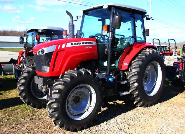 2016 Masseyy Ferguson 4610M Front Left