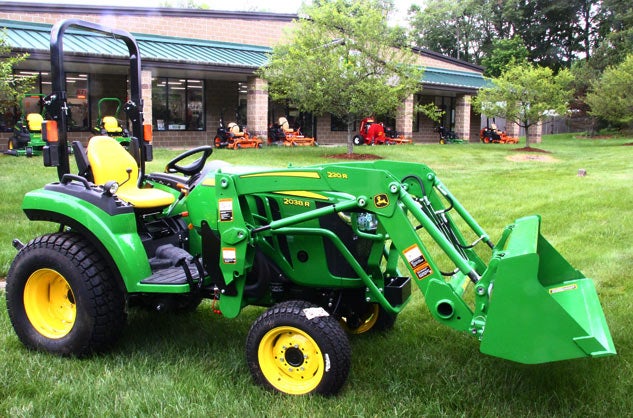 2017 John Deere 2038R Right Side