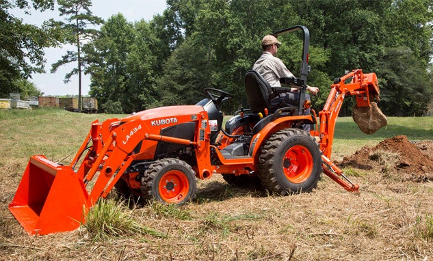 Kubota B2601 Backhoe