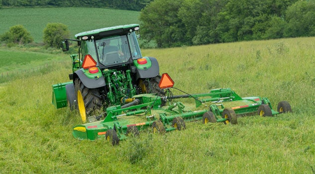 2018 John Deere 5115R Cutting