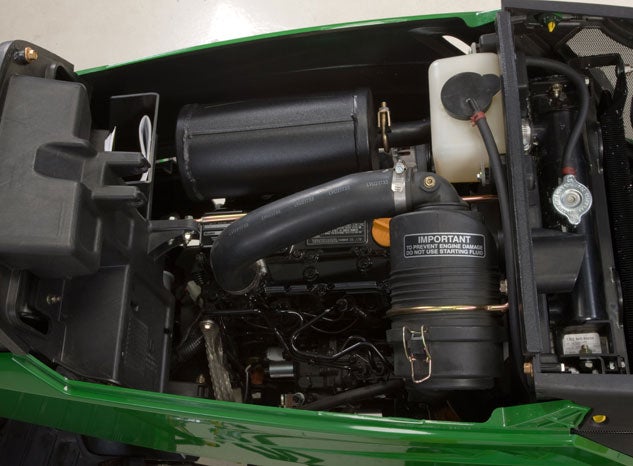 John Deere 1026R Engine