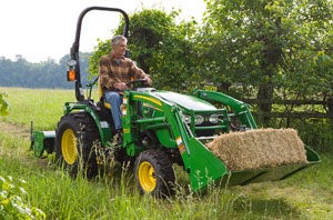 2012 John Deere 2720 HST Front Left