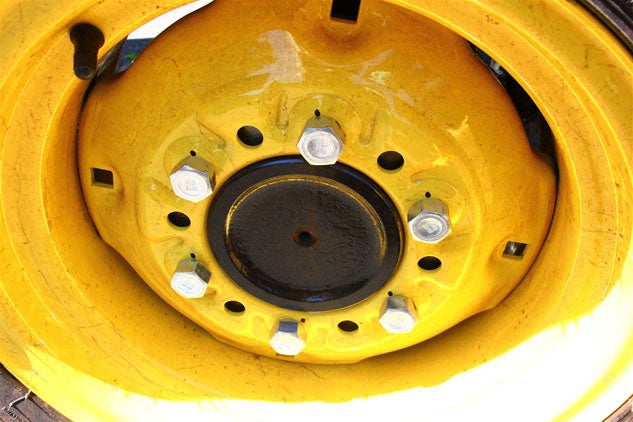 John Deere 3038E Rim