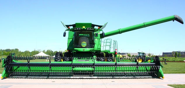 John Deere S780 Combine Front