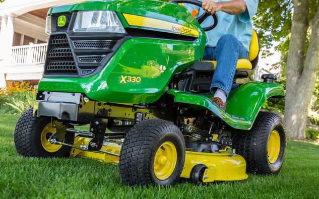 2018 John Deere X330 Close