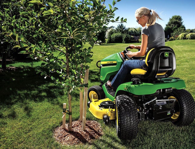 2016 John Deere X394 4WS Mowing