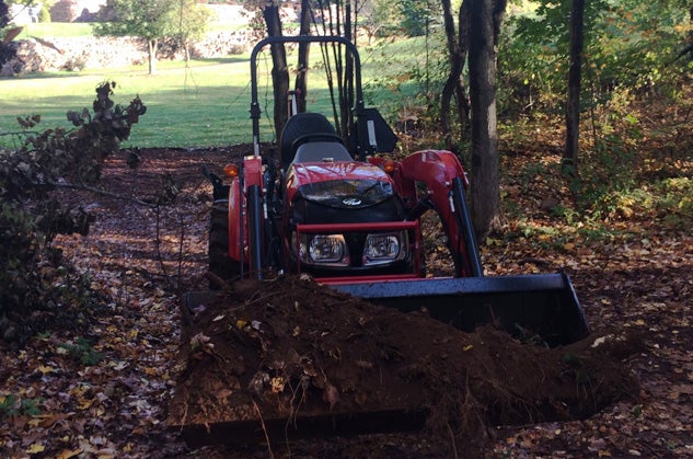 Mahindra 1538 TLB Front