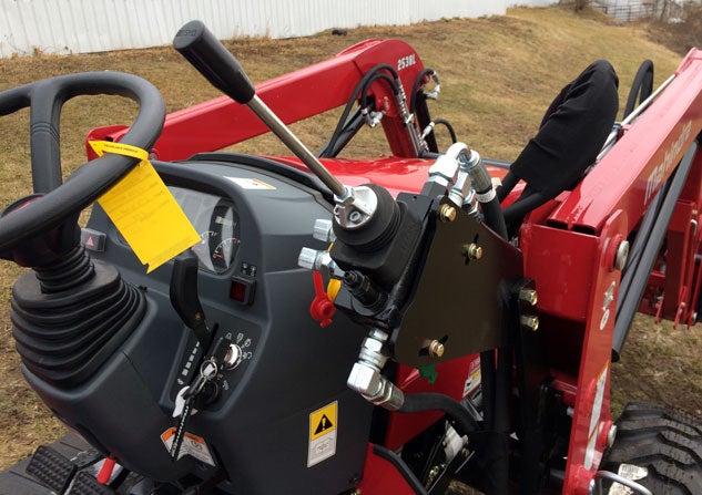 2017 Mahindra 2538 TLB Cockpit