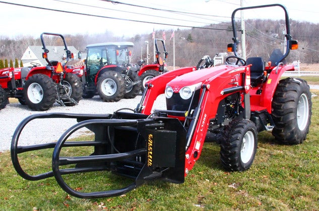 2016 Massey Ferguson 2705E Front Left