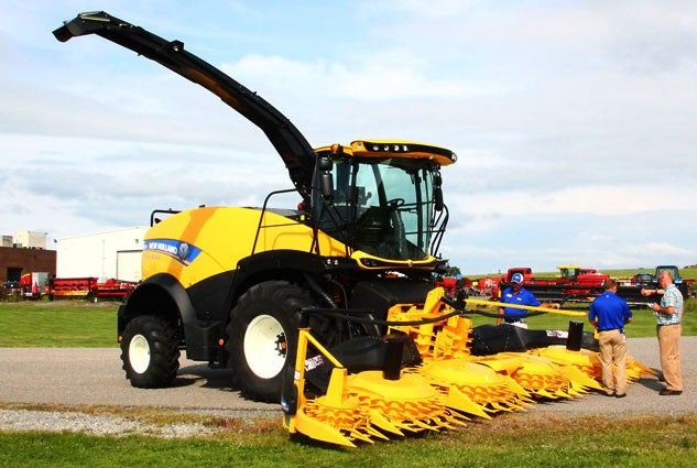 New Holland FR650 Forage Cruiser Rear