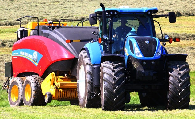 New Holland T7-340 Baler 