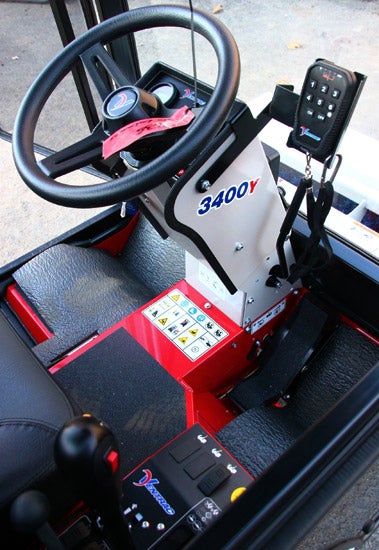 Ventrac 3400Y Cockpit