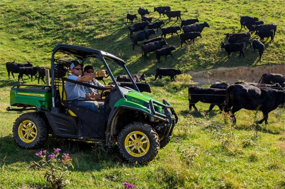 John Deere Unveils new Gator XUV590i and XUV590i S4