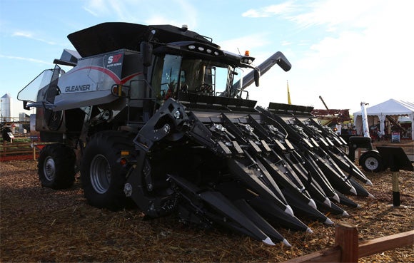 AGCO Introduces New 3200 Series Corn Head