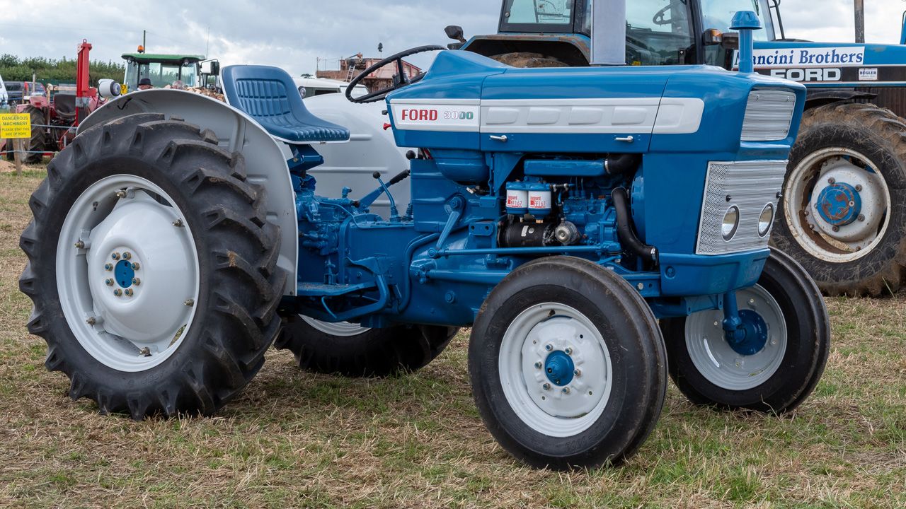 ford tractor 2000